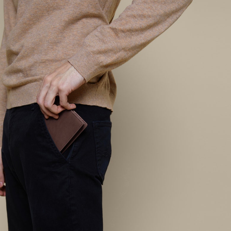 Bifold Wallet with Flap - Sleek and Practical Design for Everyday Use