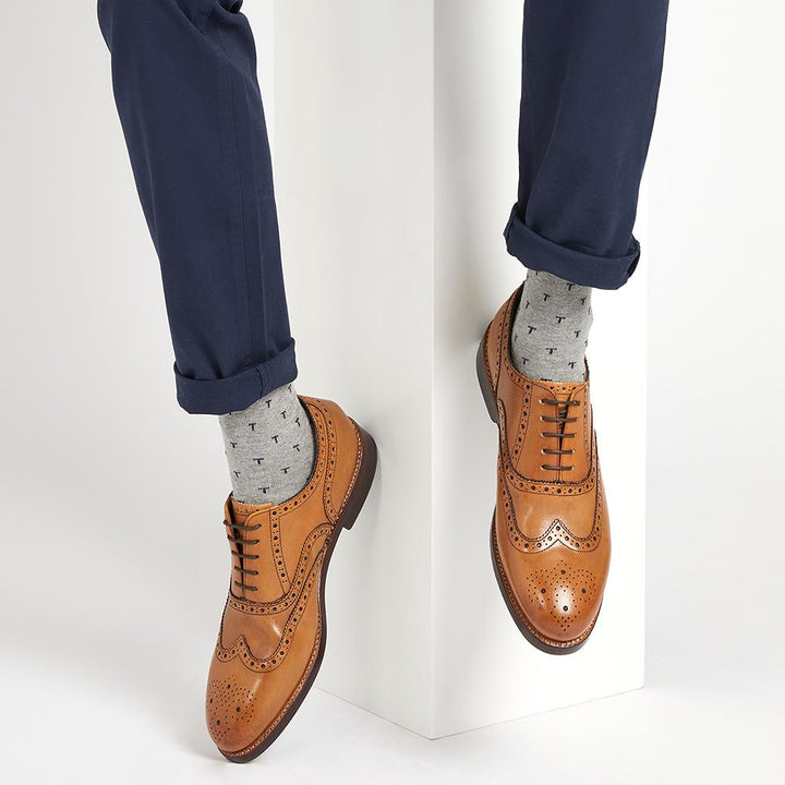 Classic Leather Brogues – Stylish and Comfortable Shoes for Formal and Casual Wear