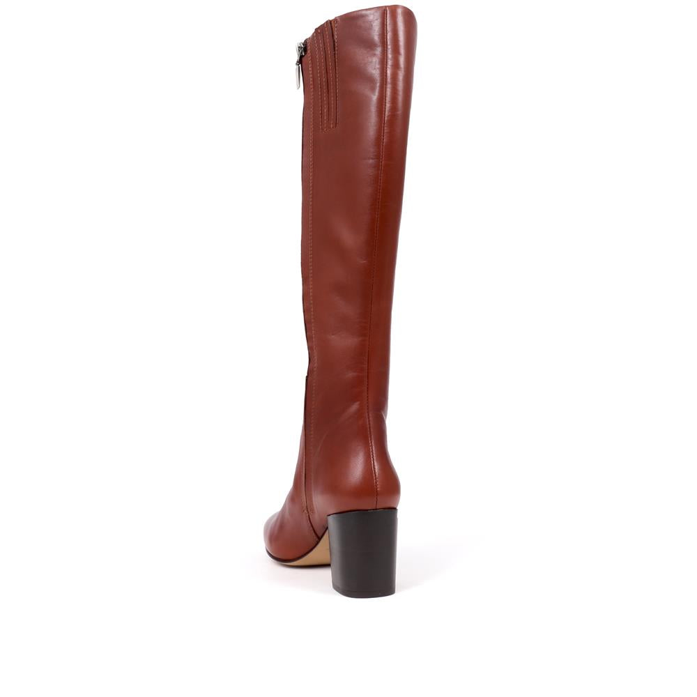 Long M Leather Boots – Sleek, Comfortable Footwear for Everyday Wear