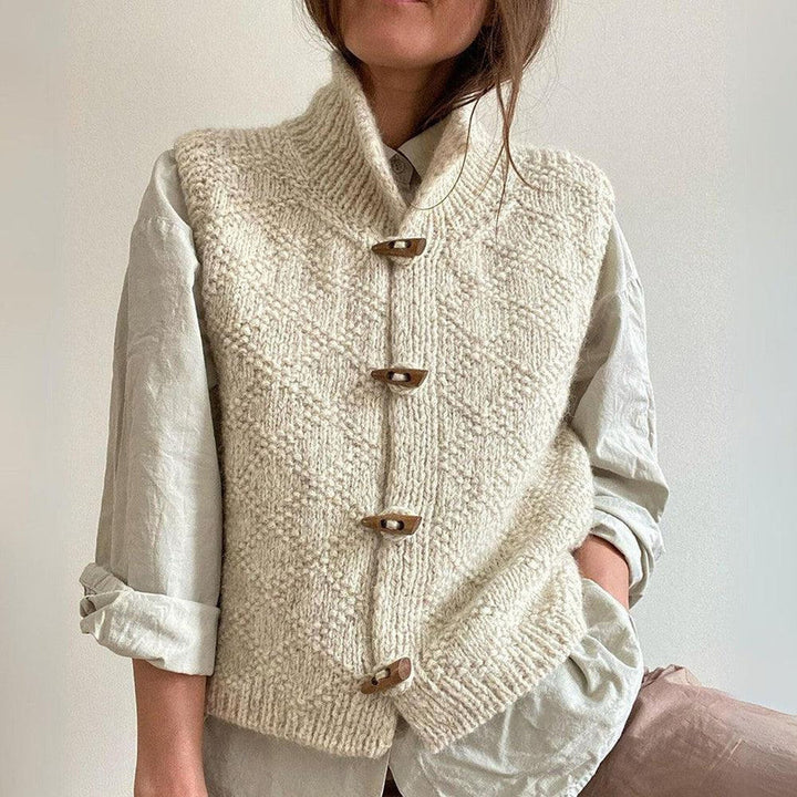 Elegant wool cardigan with buttons