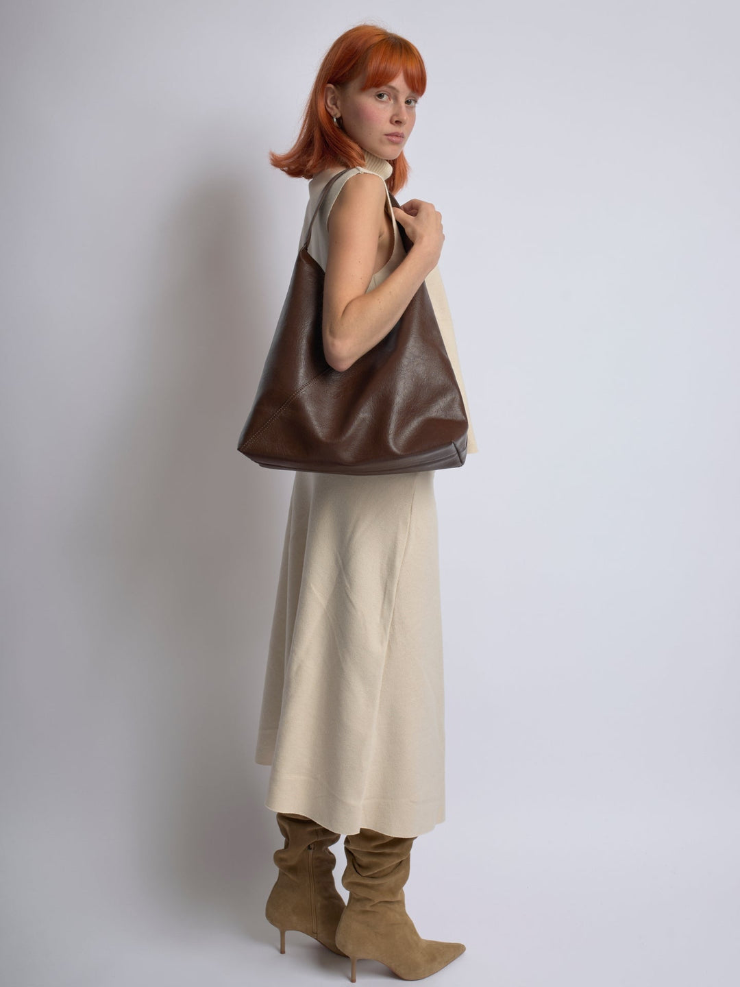 Daily Leather Hobo Bag - Spacious and Stylish Shoulder Bag for Everyday Use