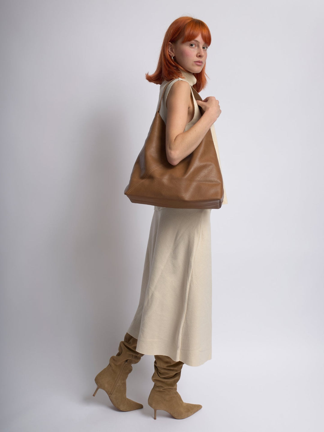 Daily Leather Hobo Bag - Spacious and Stylish Shoulder Bag for Everyday Use