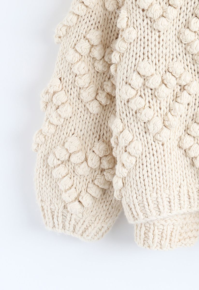 Knit Cardigan in Ivory - Cozy & Stylish Layer for Any Occasion