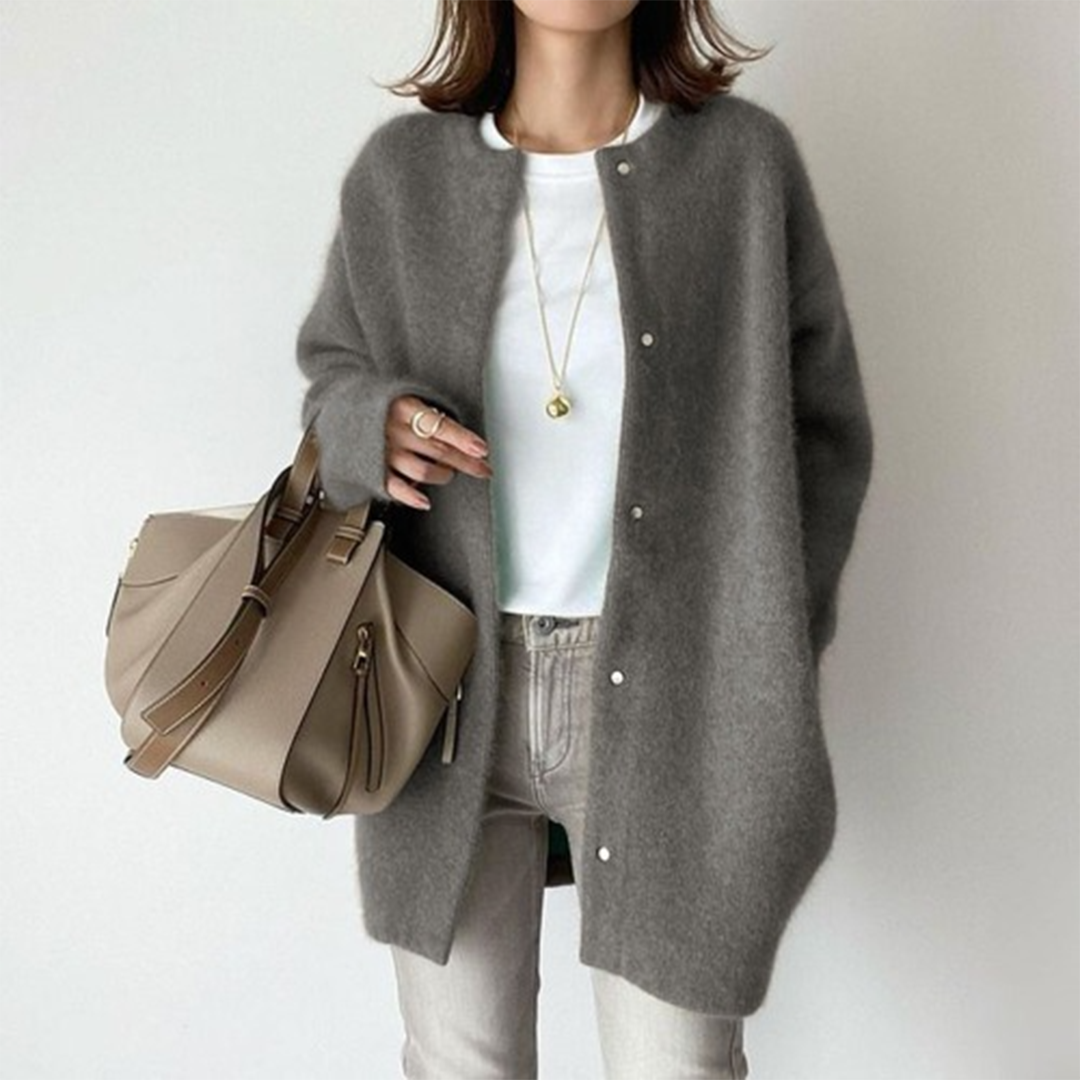 Elegant Cashmere Cardigan - Luxurious Soft Touch and Timeless Style