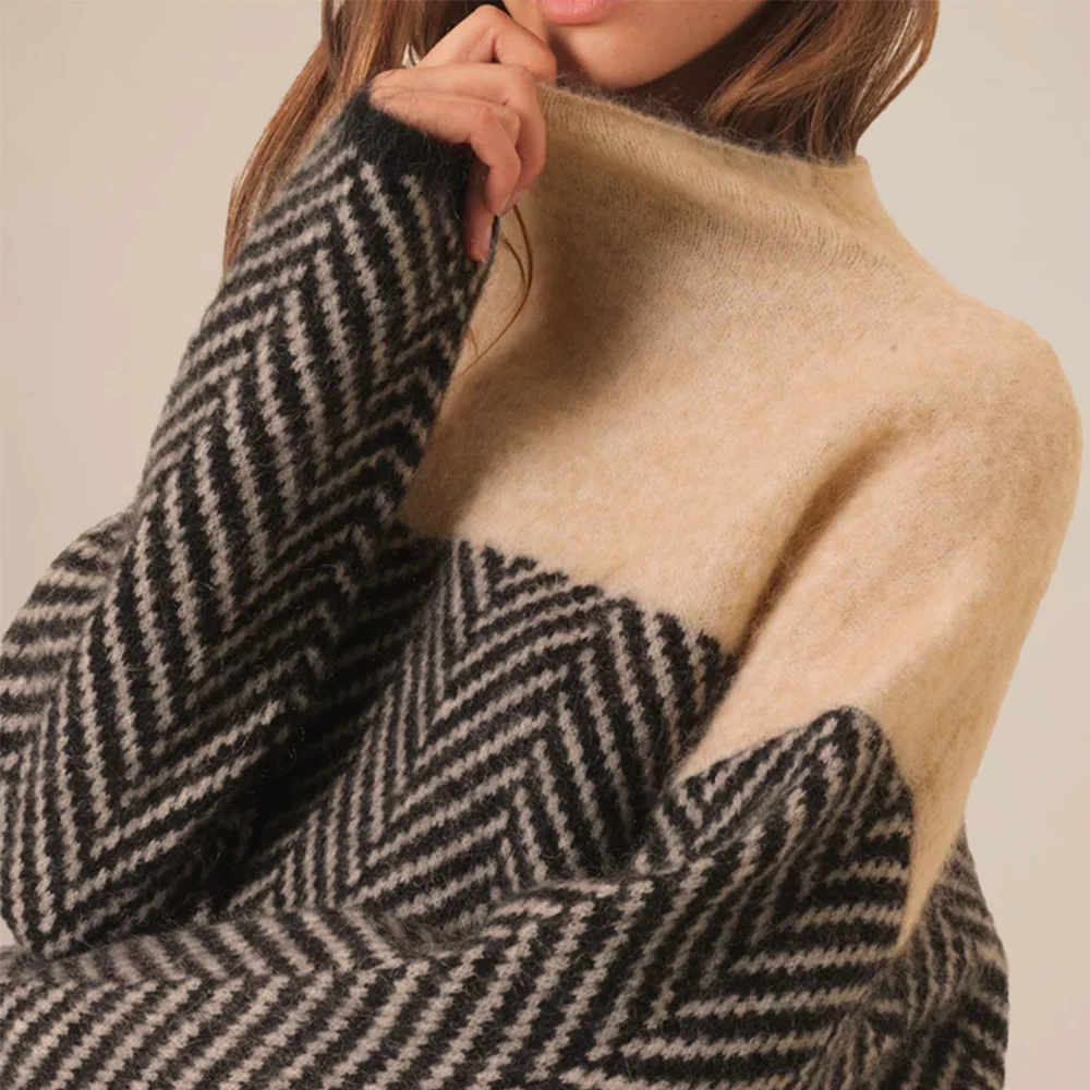 Soft Cashmere Turtleneck Sweater - Luxurious and Comfortable Winter Essential