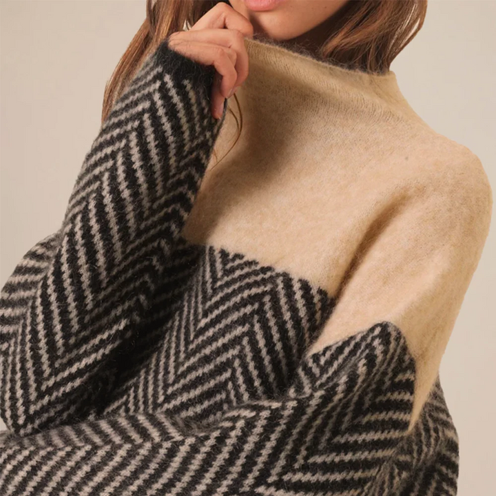 Soft Cashmere Turtleneck Sweater - Luxurious and Comfortable Winter Essential