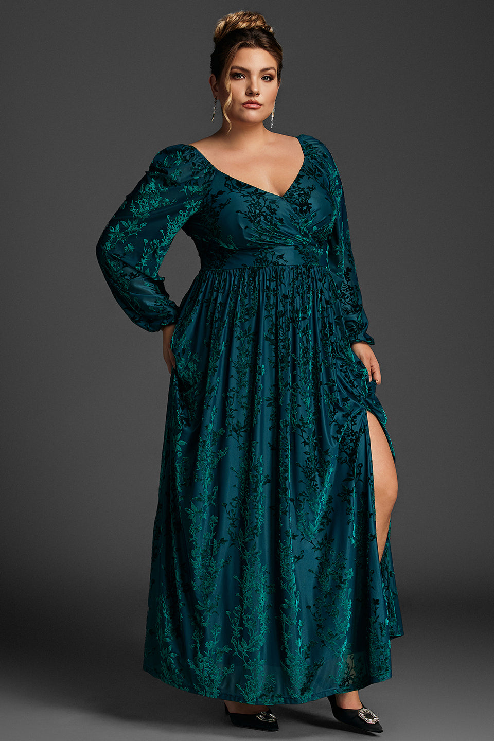 Curveins Plus Size Velvet Lantern Sleeve Plain Maxi Dress