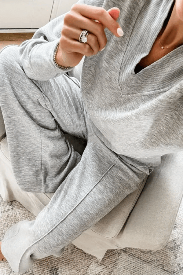 Women's Solid Color V-neck Top & Pants Two-Piece Set – Casual & Comfortable Lounge Wear