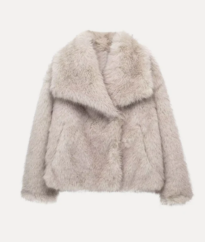 Ultra Soft Foxy Fluffy Fur Coat – Luxurious Faux Fur, Warm & Stylish Winter Outerwear